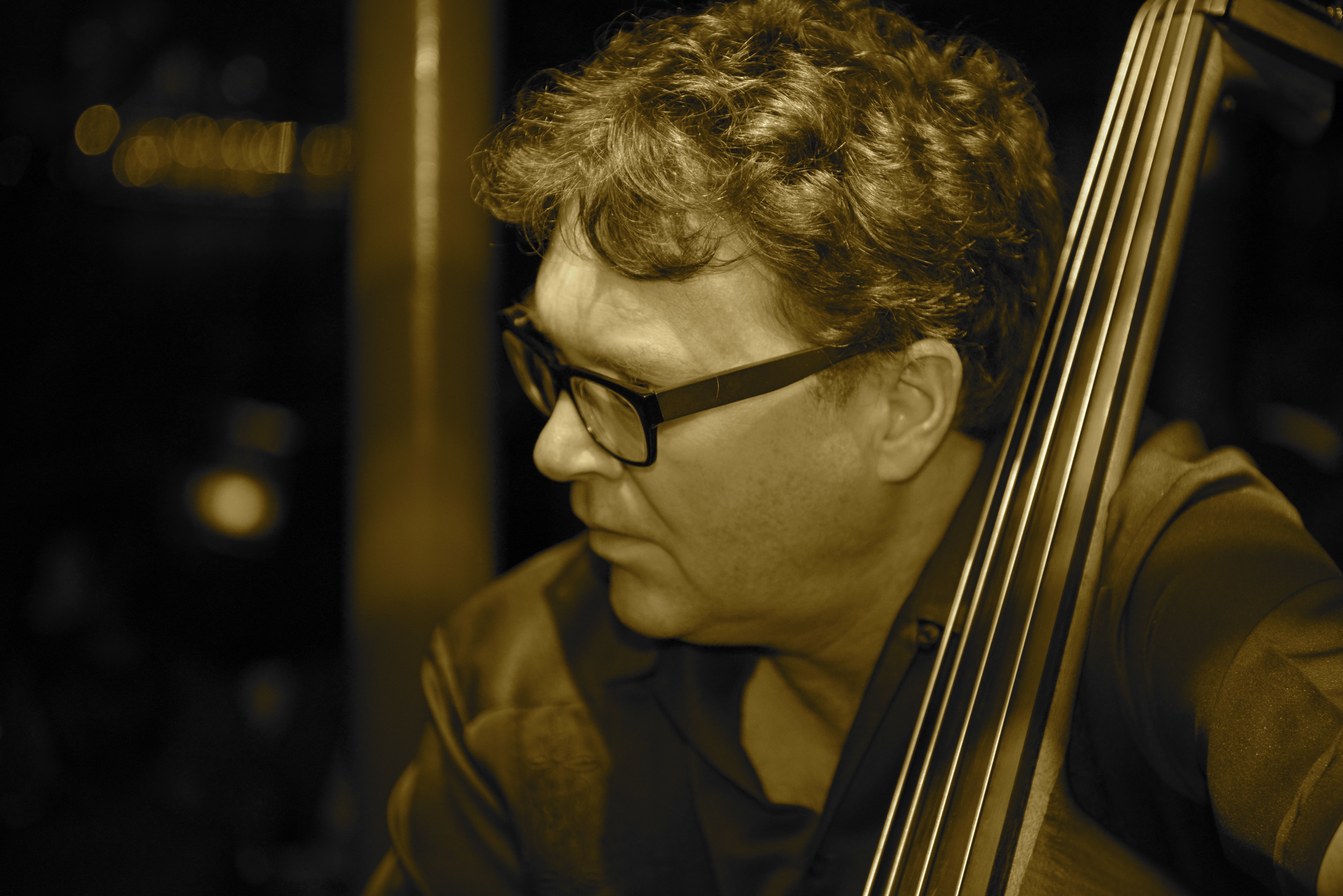 Rob Clutton – Bass
